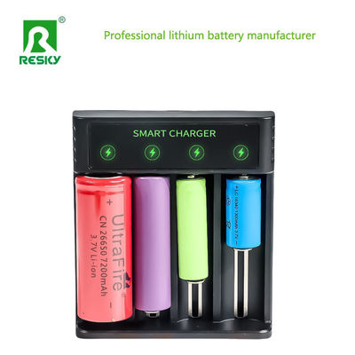 4 slot 18650 caricabatterie ricaricabile 4.2V 2A per batterie Li-ion Ni-MH Ni-CD